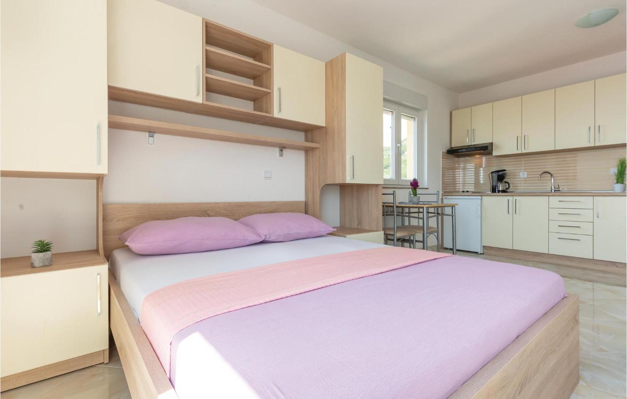 Gorgeous Apartment In Krvavica With Kitchen Екстер'єр фото